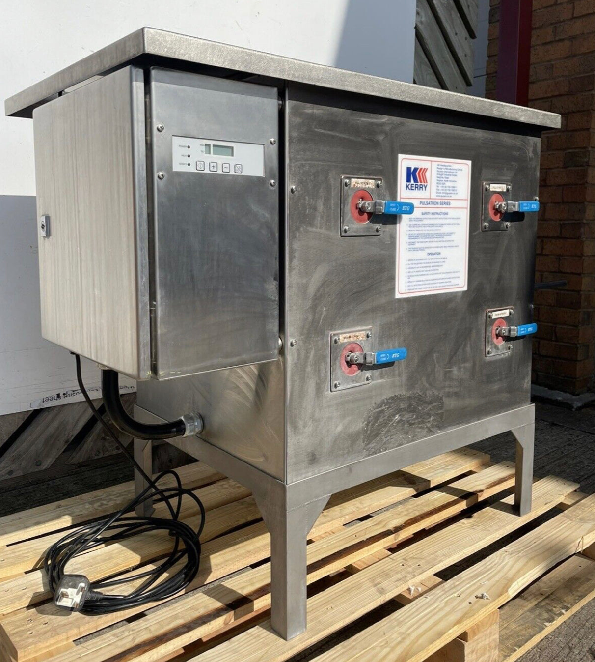 GUYSON / KERRYS UCR 300 Ultrasonic Irrigator - Ultrasonic Cleaning Bath - 240v