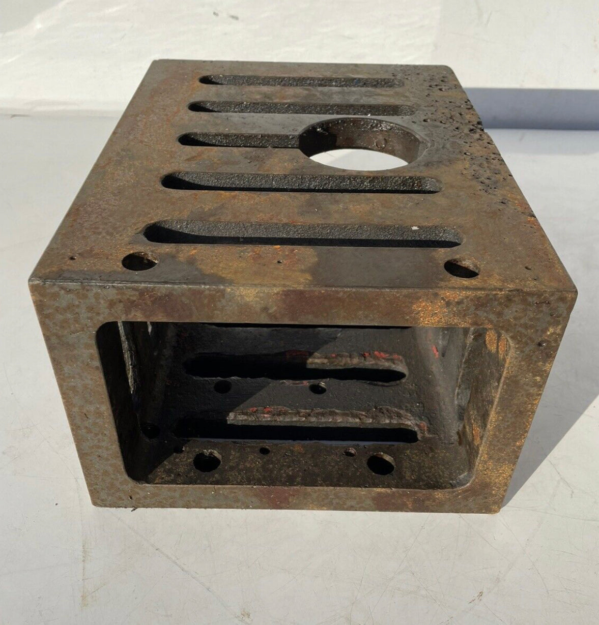 Tee Slotted Cast Iron Cube 31 cm x 16cm x 23cm x 25.25 x 26kg